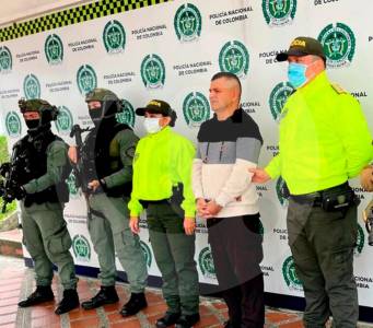 Petro frenó la extradición de alias Muñeca, otro capo que está subido en el bus de la paz total