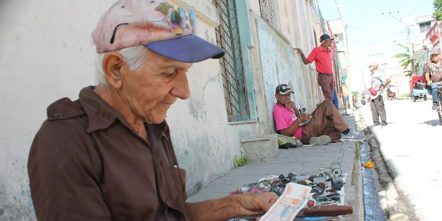 Sobrevivir en la vejez: «Luchando en la calle»