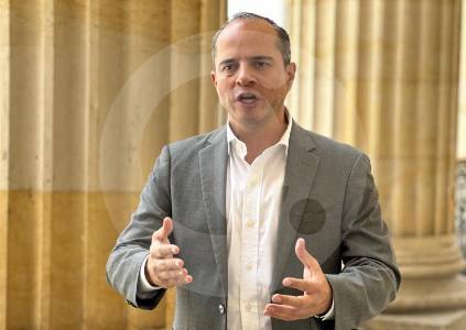 “Petro no tiene los votos para las leyes que quiera en Cámara”: congresista Juan Espinal