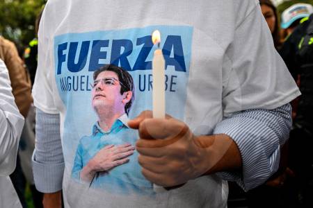 Miguel Uribe sigue “en proceso” de despertar: dan buenas noticias