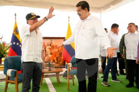 ¿Y la soberanía? Alerta por anuncio de zona binacional con Venezuela
