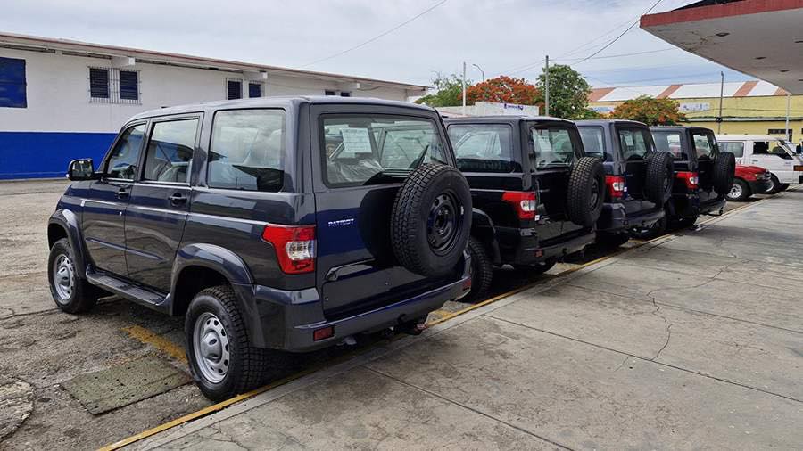 empresa-rusa-uaz-entrega-primer-lote-de-vehiculos-todoterrenos-ensamblados-en-cuba