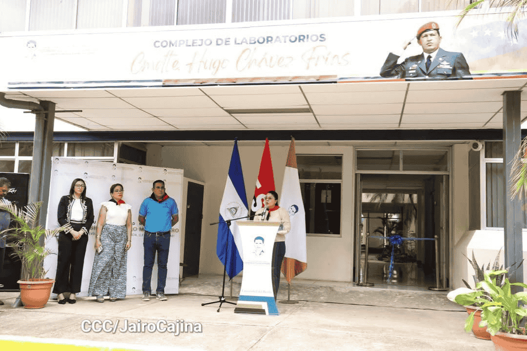 Ortega convierte laboratorios de la extinta UCA en altar chavista