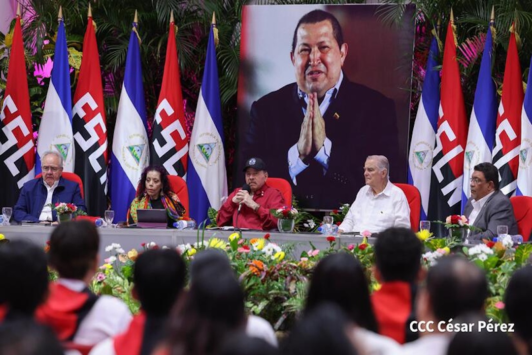 Ortega dice que Hugo Chávez es un «santo» – Nicaragua Investiga