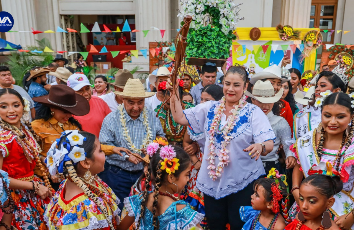 reyna-rueda-se-declara-mayordoma-de-las-fiestas-de-santo-domingo