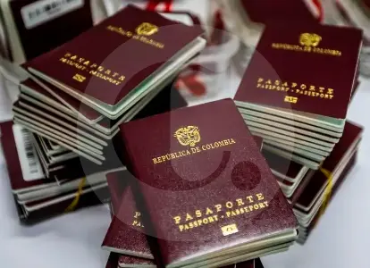 ¿colombia-seguira-igual-con-pasaportes?-petro-dice-que-la-“imprenta-es-una-tristeza”