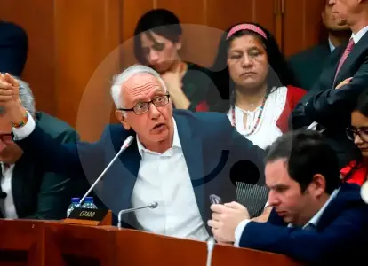 Tras perder comisión clave en Senado, Minsalud cambiará sistema de salud por decreto