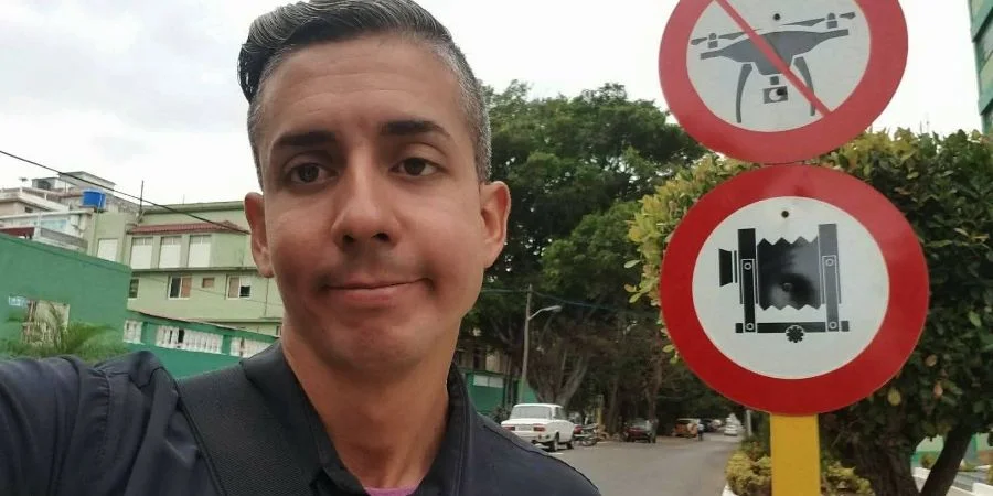 Periodista santiaguero permanece en estado crítico tras «brutal» agresión en plena calle