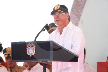 la-aprobacion-de-gustavo-petro-sigue-baja-y-se-ubico-en-37%-en-agosto,-segun-encuesta-invamer