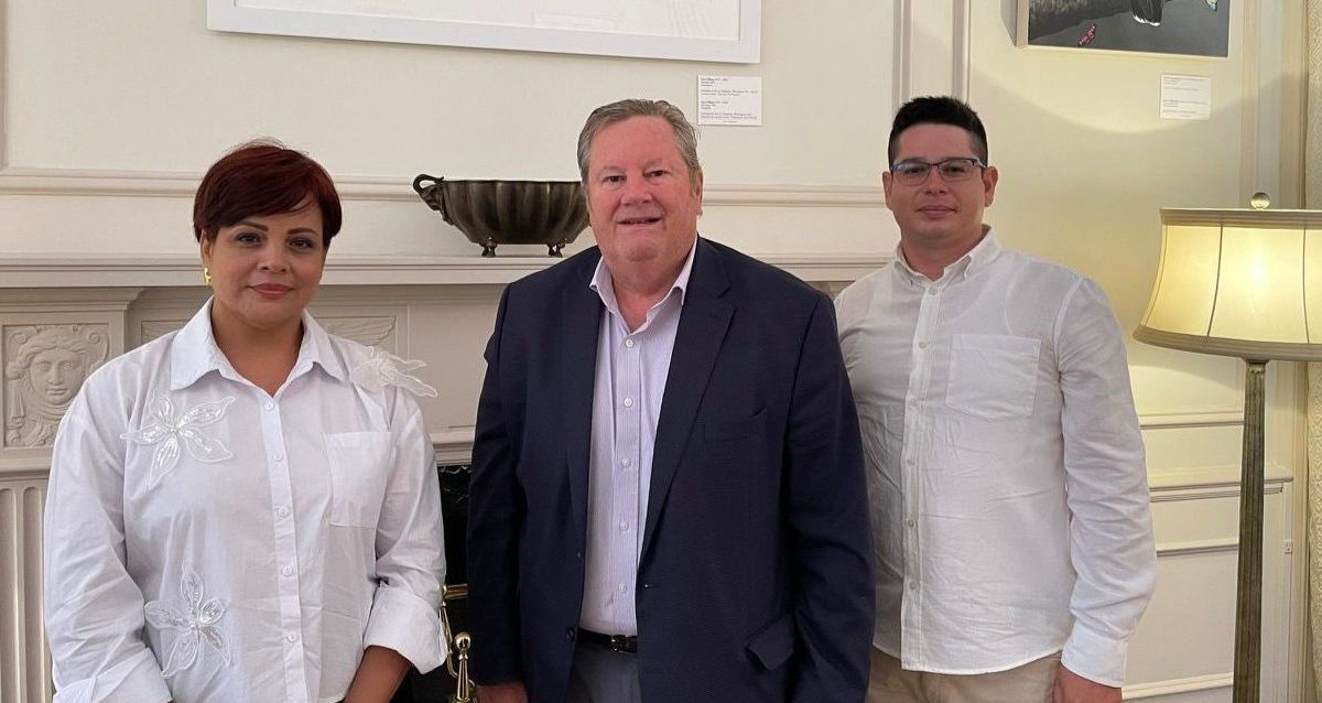 libertad-religiosa-en-cuba:-el-centro-del-debate-entre-mike-hammer-y-pastores-cristianos