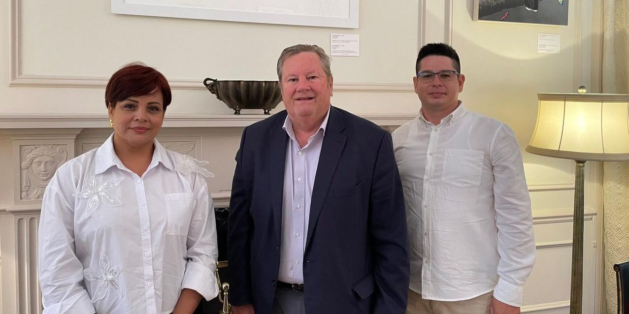 Libertad religiosa en Cuba: el centro del debate entre Mike Hammer y pastores cristianos