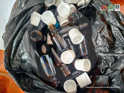 Alerta en Antioquia por el “pharming”: jóvenes que se drogan con medicamentos para la tos