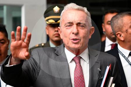 Tribunal de Bogotá otorgó la libertad a Uribe y corrigió a la juez Sandra Heredia