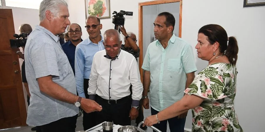 Díaz-Canel visita un idílico comedor para personas «vulnerables»