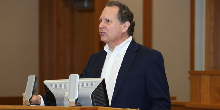 Lincoln Díaz-Balart es distinguido de manera póstuma con la Medalla de la Libertad
