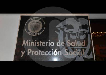 Tenga cuidado: así están estafando gente con contratos falsos de Ministerio de Salud