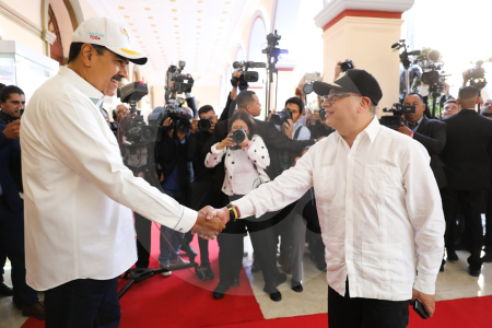 Con Venezuela bajo presión de Estados Unidos, ¿está Petro en el lado equivocado? Expertos responden
