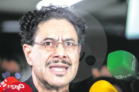 Iván Cepeda retó a los congresistas uribistas a que le hagan un debate sobre la Farcpolítica