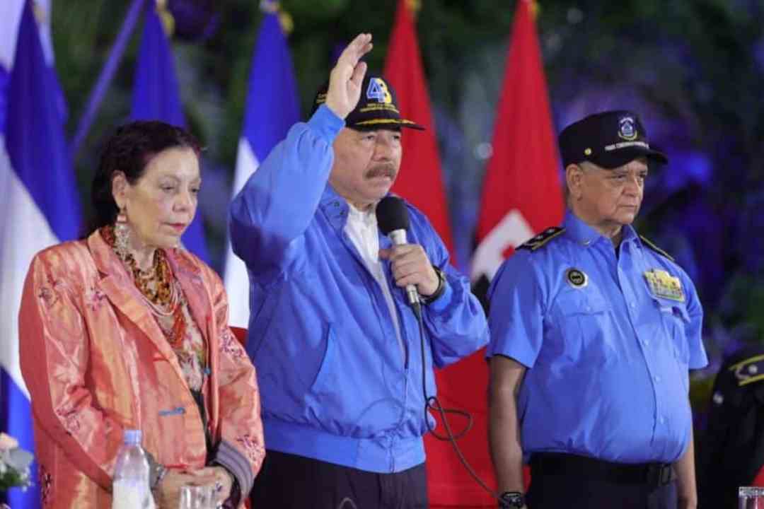 Ortega busca contentar a altos comisionados molestos por bloqueo de ascensos – Nicaragua Investiga