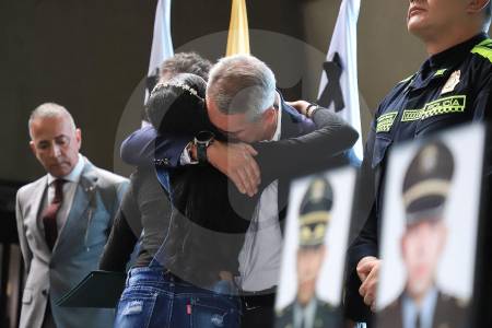 Entre lágrimas, en la Gobernación despidieron a los 13 policías asesinados en Amalfi, Antioquia