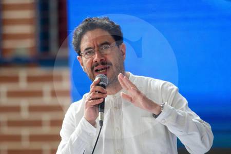 Precandidatos acuden a demandas para fortalecer sus campañas