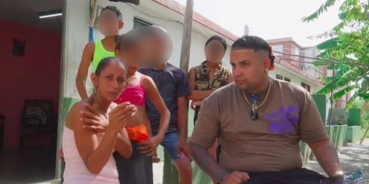 Influencer cubano dona una casa a familia de Guantánamo que lo perdió «todo» en un incendio 