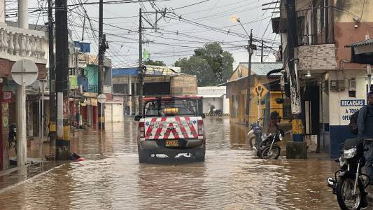 15 barrios inundados y 800 damnificados por crecientes en El Bagre