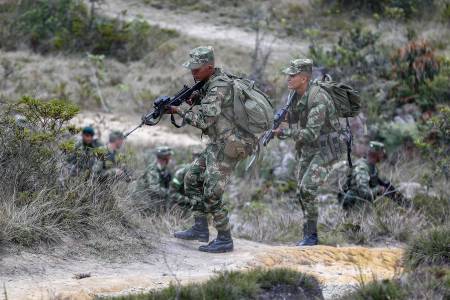 Un soldado herido y un miembro del Clan del Golfo muerto tras combates en Valdivia