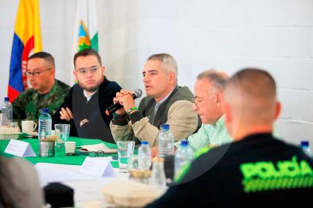 exclusivo-|-intimidan-con-drones-al-helicoptero-donde-iba-el-gobernador-de-antioquia-en-yarumal