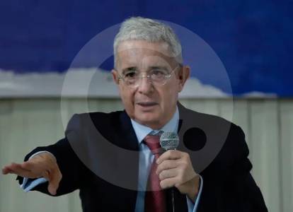 Oficial: Álvaro Uribe buscará volver al Senado y participará en las elecciones en 2026