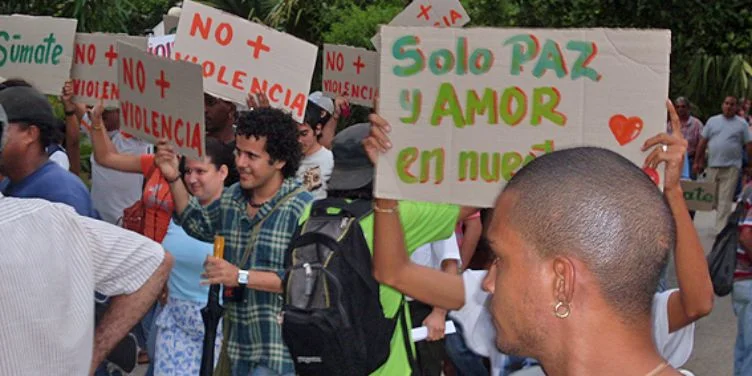 El día que unos 200 cubanos marcharon en La Habana contra la violencia, sin usar redes sociales