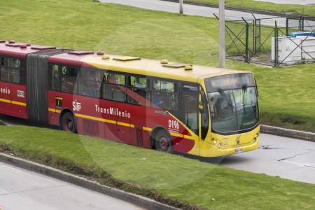 Una persona murió en Transmilenio en plena hora pico, ¿qué fue lo que pasó?