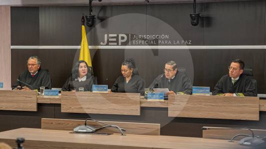 JEP dicta la primera sentencia de 8 años contra exjefes de las Farc por secuestros
