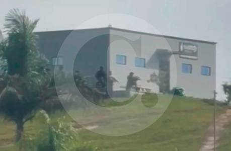 Toque de queda en Anorí, Antioquia tras ataque de las disidencias a batallón del Ejército