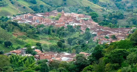 Atacaron a tiros, en su propia casa, a un profesor en Ebéjico, Antioquia