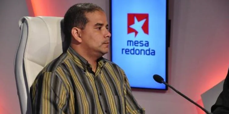 el-pcc-nombra-director-de-‘granma’-a-yoerky-sanchez-cuellar,-el-«diputado-rimador»