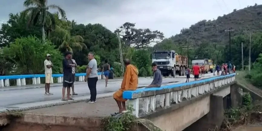 Gobierno reporta dos fallecidos en Santiago de Cuba por la tormenta tropical Imelda