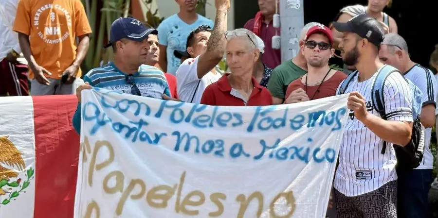 Cientos de cubanos parten de Tapachula rumbo a Ciudad de México en una nueva caravana migrante