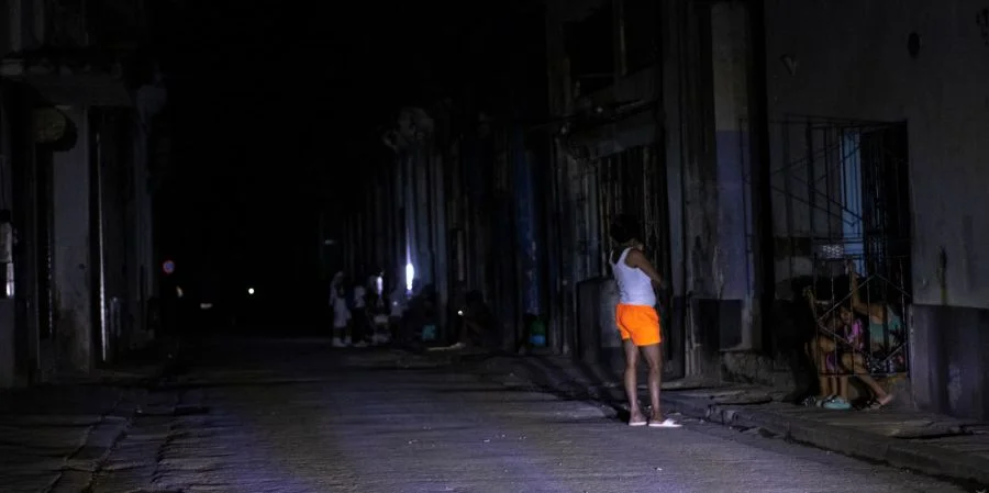 Casi el 60% del país apagado: Cubanos esperan el mayor apagón de los últimos tres años