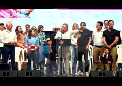 “Tenemos que ponernos en modo Constituyente”: Petro pide recoger firmas y convocarla