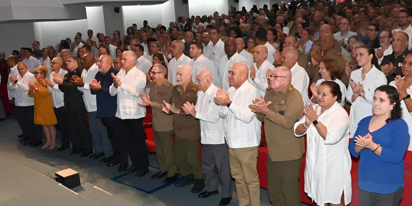 Régimen saca a Raúl Castro a tomar el aire tras rumores de su muerte: ¿dónde y para qué reapareció?