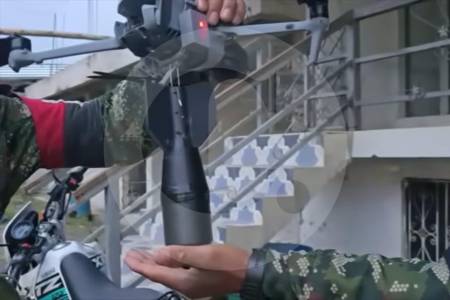 El zumbido de la guerra: la Fuerza Pública, sin escudo ante embestidas de drones