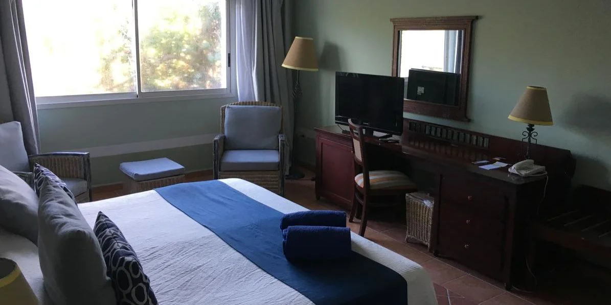 «Traumatizante»: Familias canadienses denuncian moho, insectos y duchas rotas en hotel cubano