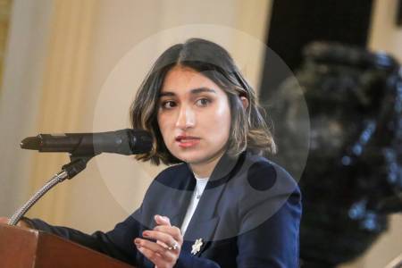 Laura Sarabia ahora sí a Inglaterra y otros secretos en De Buena Fuente