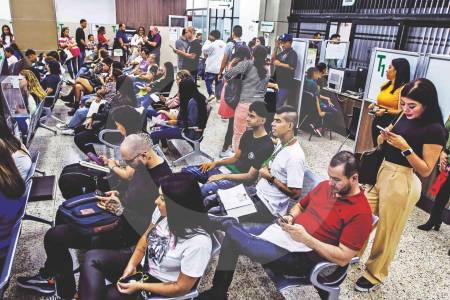 record:-1,3-millones-de-colombianos-se-han-ido-en-3-anos-¿por-que?
