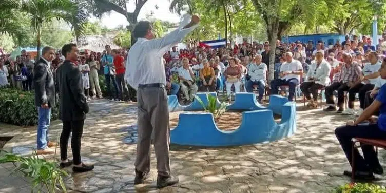 En desnudez económica y moral: así sesiona el Congreso Nacional de Historia