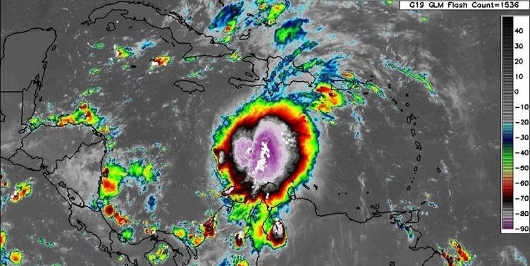 Melissa gana fuerza en el Caribe y podría convertirse en huracán en los próximos días