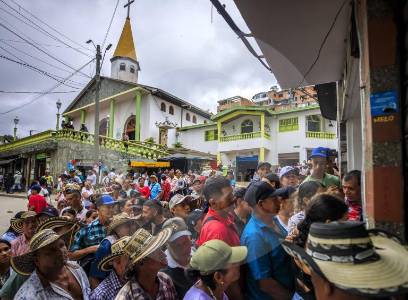 Se recrudece la crisis humanitaria en Antioquia: hay cinco municipios con desplazamientos activos