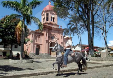 balacera-en-parque-de-pueblorrico-dejo-tres-heridos