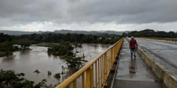 Reportan dos personas desaparecidas por la crecida del río Sagua de Tánamo, en Holguín
